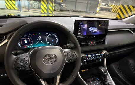 Toyota RAV4, 2024 год, 4 400 000 рублей, 6 фотография