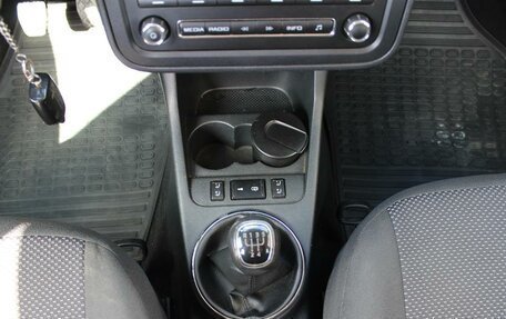 Skoda Fabia II, 2013 год, 596 000 рублей, 18 фотография