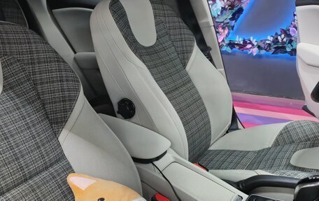 Volvo V40 Cross Country I, 2018 год, 2 150 000 рублей, 7 фотография