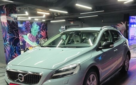 Volvo V40 Cross Country I, 2018 год, 2 150 000 рублей, 2 фотография