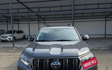 Toyota Land Cruiser Prado 150 рестайлинг 2, 2021 год, 7 500 000 рублей, 2 фотография