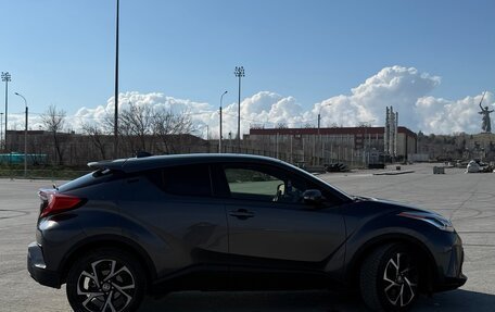 Toyota C-HR I рестайлинг, 2021 год, 2 650 000 рублей, 8 фотография