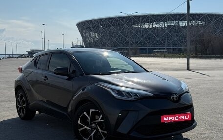 Toyota C-HR I рестайлинг, 2021 год, 2 650 000 рублей, 9 фотография