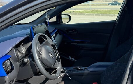 Toyota C-HR I рестайлинг, 2021 год, 2 650 000 рублей, 19 фотография