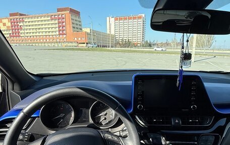 Toyota C-HR I рестайлинг, 2021 год, 2 650 000 рублей, 20 фотография