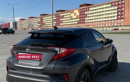 Toyota C-HR I рестайлинг, 2021 год, 2 650 000 рублей, 7 фотография