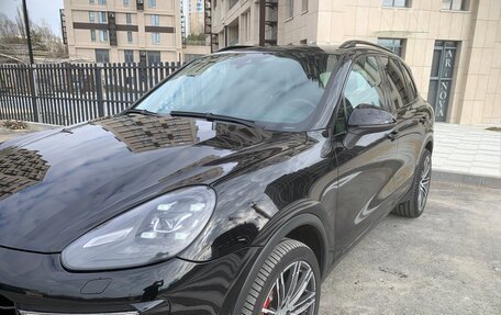Porsche Cayenne III, 2017 год, 5 600 000 рублей, 2 фотография
