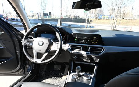 BMW 3 серия, 2019 год, 3 610 000 рублей, 21 фотография
