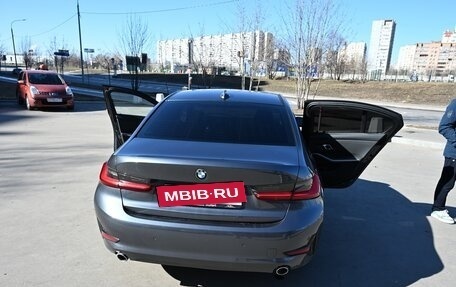 BMW 3 серия, 2019 год, 3 610 000 рублей, 14 фотография