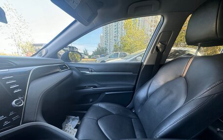 Toyota Camry, 2018 год, 3 050 000 рублей, 6 фотография