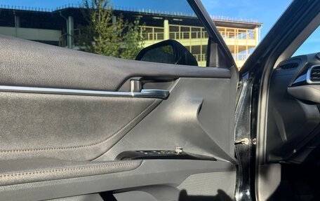Toyota Camry, 2018 год, 3 050 000 рублей, 10 фотография