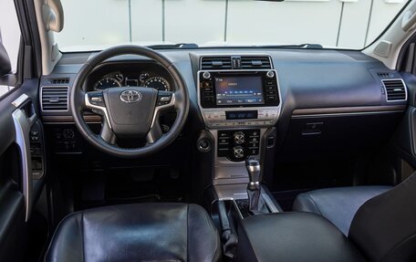 Toyota Land Cruiser Prado 150 рестайлинг 2, 2018 год, 4 680 000 рублей, 6 фотография