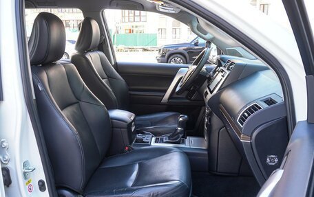 Toyota Land Cruiser Prado 150 рестайлинг 2, 2018 год, 4 680 000 рублей, 8 фотография