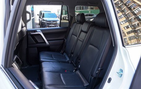 Toyota Land Cruiser Prado 150 рестайлинг 2, 2018 год, 4 680 000 рублей, 9 фотография