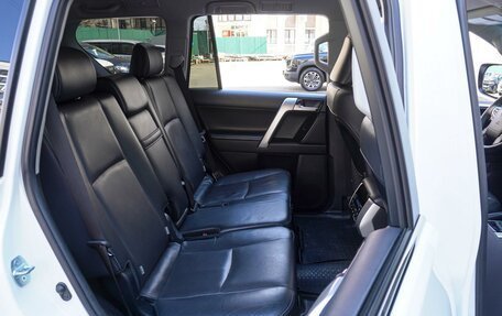 Toyota Land Cruiser Prado 150 рестайлинг 2, 2018 год, 4 680 000 рублей, 7 фотография