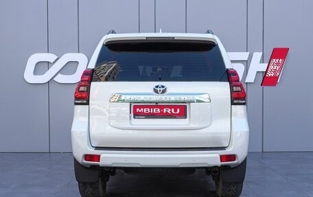 Toyota Land Cruiser Prado 150 рестайлинг 2, 2018 год, 4 680 000 рублей, 4 фотография
