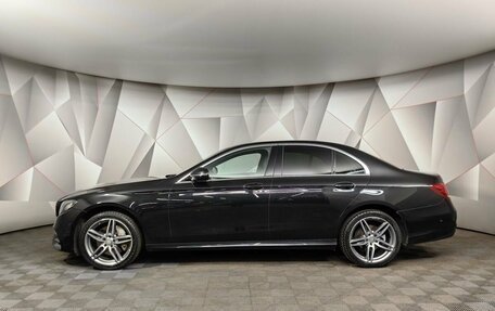 Mercedes-Benz E-Класс, 2019 год, 3 685 000 рублей, 5 фотография