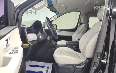 Hyundai Grand Starex Grand Starex I рестайлинг 2, 2019 год, 3 850 000 рублей, 17 фотография