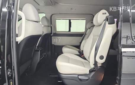 Hyundai Grand Starex Grand Starex I рестайлинг 2, 2019 год, 3 850 000 рублей, 16 фотография