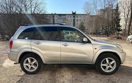 Toyota RAV4, 2001 год, 700 000 рублей, 3 фотография