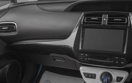Toyota Prius IV XW50, 2016 год, 1 779 000 рублей, 15 фотография