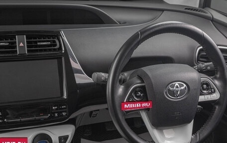 Toyota Prius IV XW50, 2016 год, 1 779 000 рублей, 16 фотография
