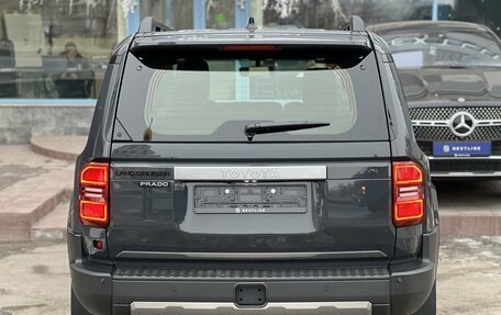 Toyota Land Cruiser Prado, 2024 год, 8 650 000 рублей, 7 фотография