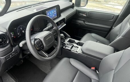 Toyota Land Cruiser Prado, 2024 год, 8 650 000 рублей, 10 фотография
