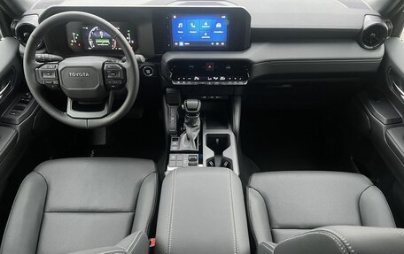 Toyota Land Cruiser Prado, 2024 год, 8 650 000 рублей, 13 фотография