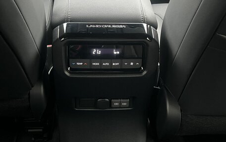 Toyota Land Cruiser Prado, 2024 год, 8 650 000 рублей, 24 фотография