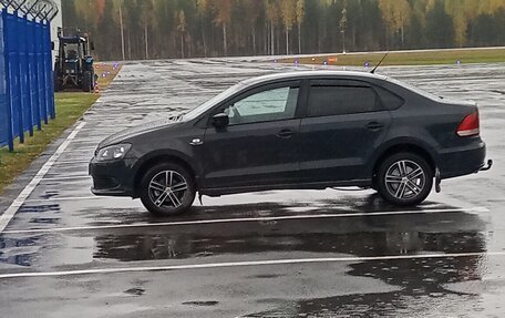 Volkswagen Polo VI (EU Market), 2011 год, 660 000 рублей, 2 фотография