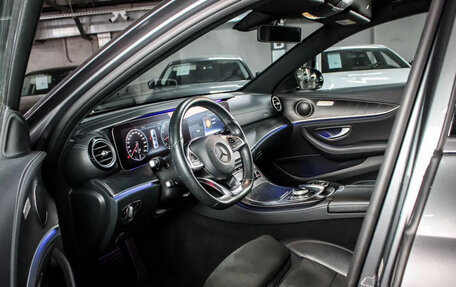 Mercedes-Benz E-Класс, 2018 год, 3 549 000 рублей, 6 фотография