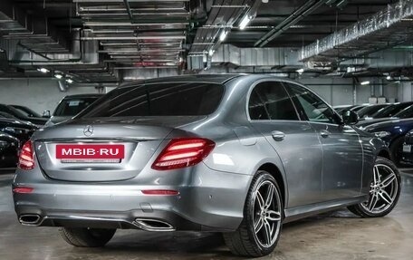 Mercedes-Benz E-Класс, 2018 год, 3 549 000 рублей, 4 фотография