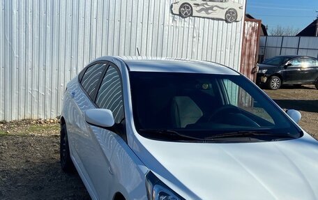Hyundai Solaris II рестайлинг, 2012 год, 560 000 рублей, 2 фотография
