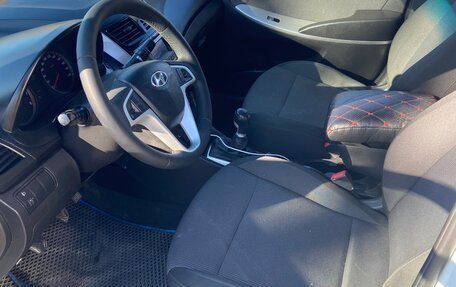 Hyundai Solaris II рестайлинг, 2012 год, 560 000 рублей, 17 фотография