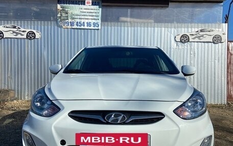 Hyundai Solaris II рестайлинг, 2012 год, 560 000 рублей, 24 фотография