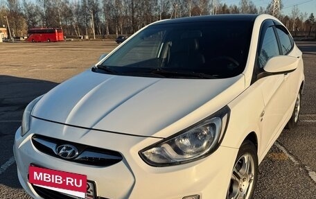 Hyundai Solaris II рестайлинг, 2011 год, 570 000 рублей, 2 фотография