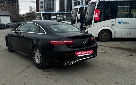 Mercedes-Benz E-Класс, 2018 год, 3 200 000 рублей, 5 фотография
