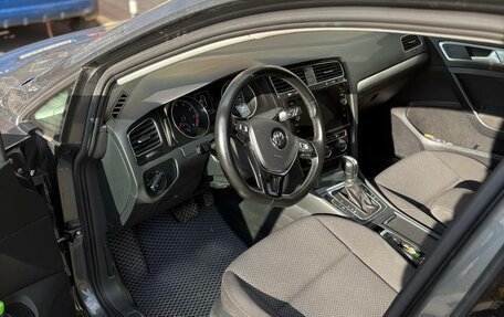 Volkswagen Golf VII, 2018 год, 1 950 000 рублей, 2 фотография