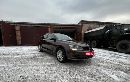 Volkswagen Jetta VI, 2015 год, 1 319 000 рублей, 2 фотография