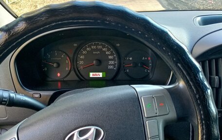 Hyundai Grand Starex Grand Starex I рестайлинг 2, 2012 год, 1 650 000 рублей, 6 фотография