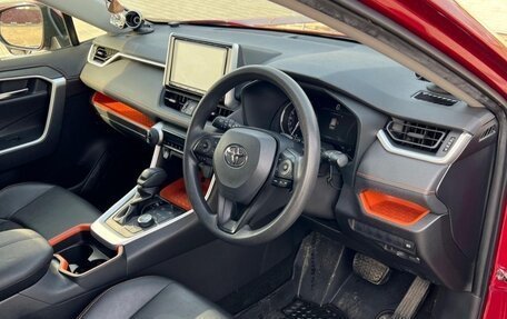 Toyota RAV4, 2019 год, 3 100 000 рублей, 14 фотография