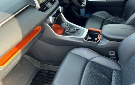 Toyota RAV4, 2019 год, 3 100 000 рублей, 17 фотография