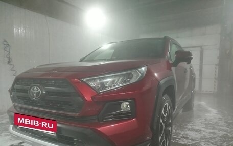 Toyota RAV4, 2019 год, 3 100 000 рублей, 12 фотография
