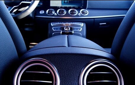 Mercedes-Benz E-Класс, 2019 год, 3 750 000 рублей, 11 фотография