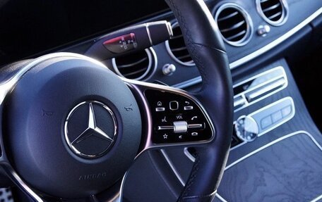 Mercedes-Benz E-Класс, 2019 год, 3 750 000 рублей, 18 фотография