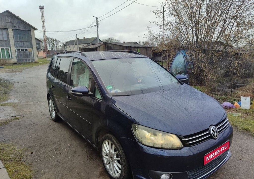 Volkswagen Touran II, 2011 год, 1 400 000 рублей, 10 фотография