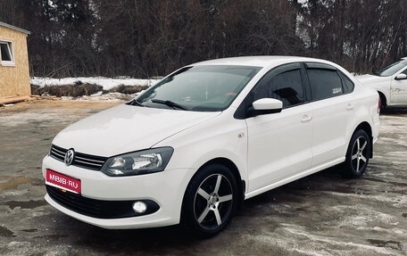 Volkswagen Polo VI (EU Market), 2013 год, 700 000 рублей, 1 фотография