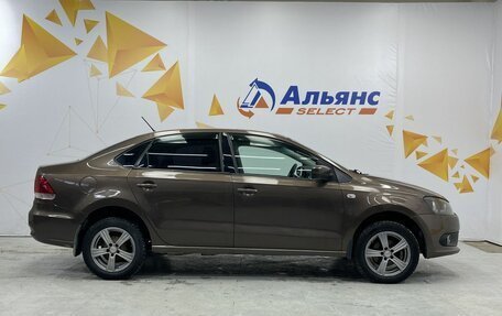 Volkswagen Polo VI (EU Market), 2015 год, 900 000 рублей, 2 фотография