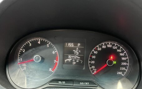 Volkswagen Polo VI (EU Market), 2015 год, 900 000 рублей, 11 фотография